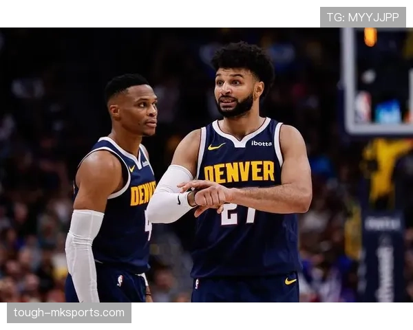 威斯布鲁克改变持球节奏主导快攻，效率结构较上赛季显著提升