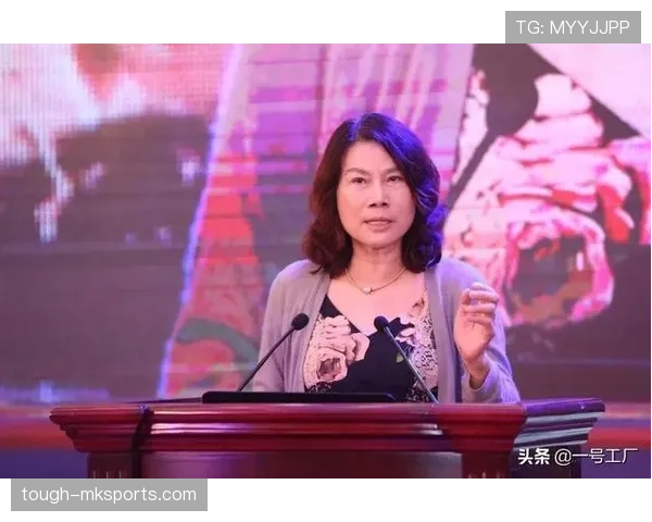 吴柳芳退役后直播跳舞，打赏收入比工资高十倍？